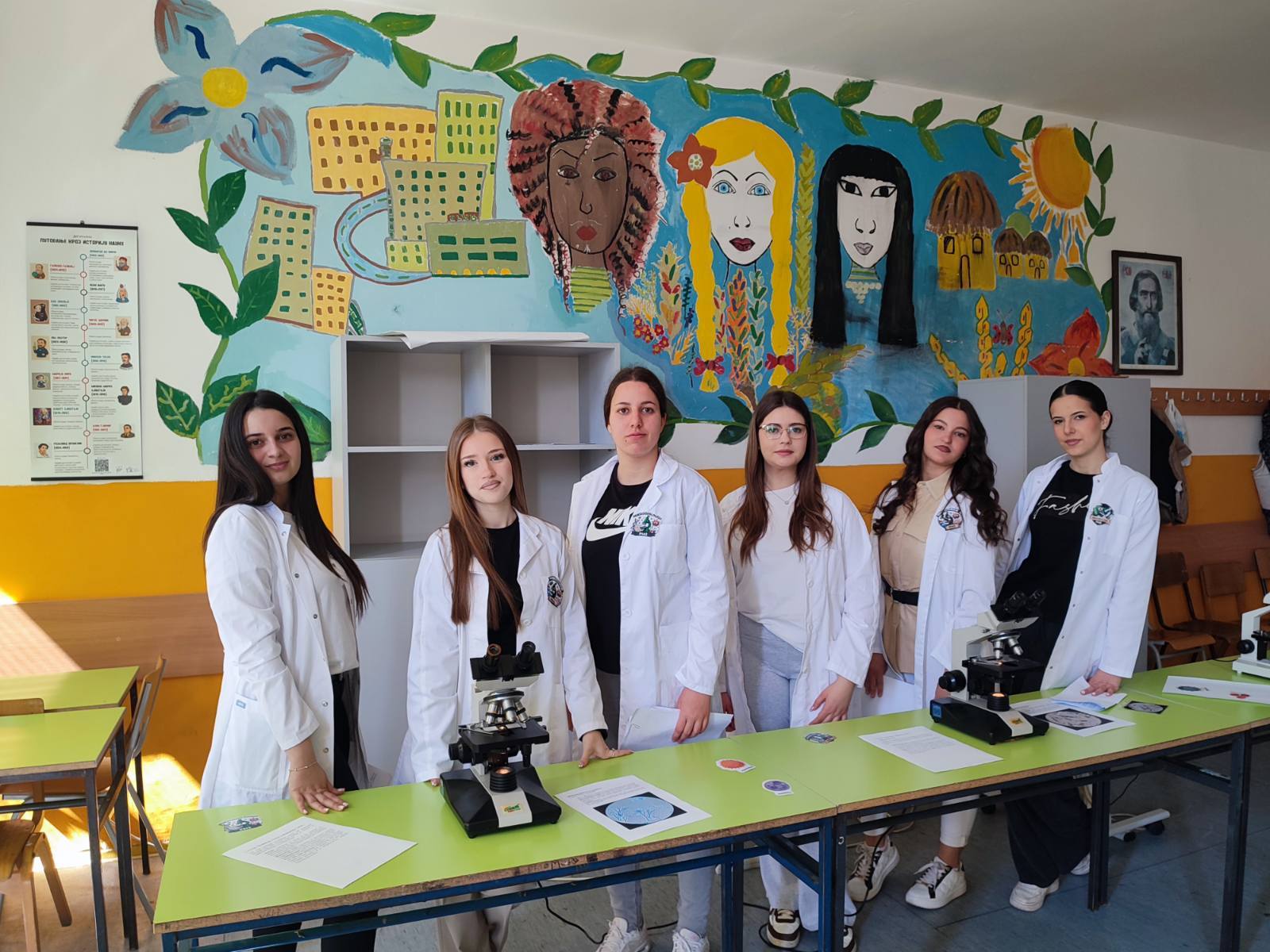 ТАЈНИ АГЕНТИ У МИКРОСВЕТУ