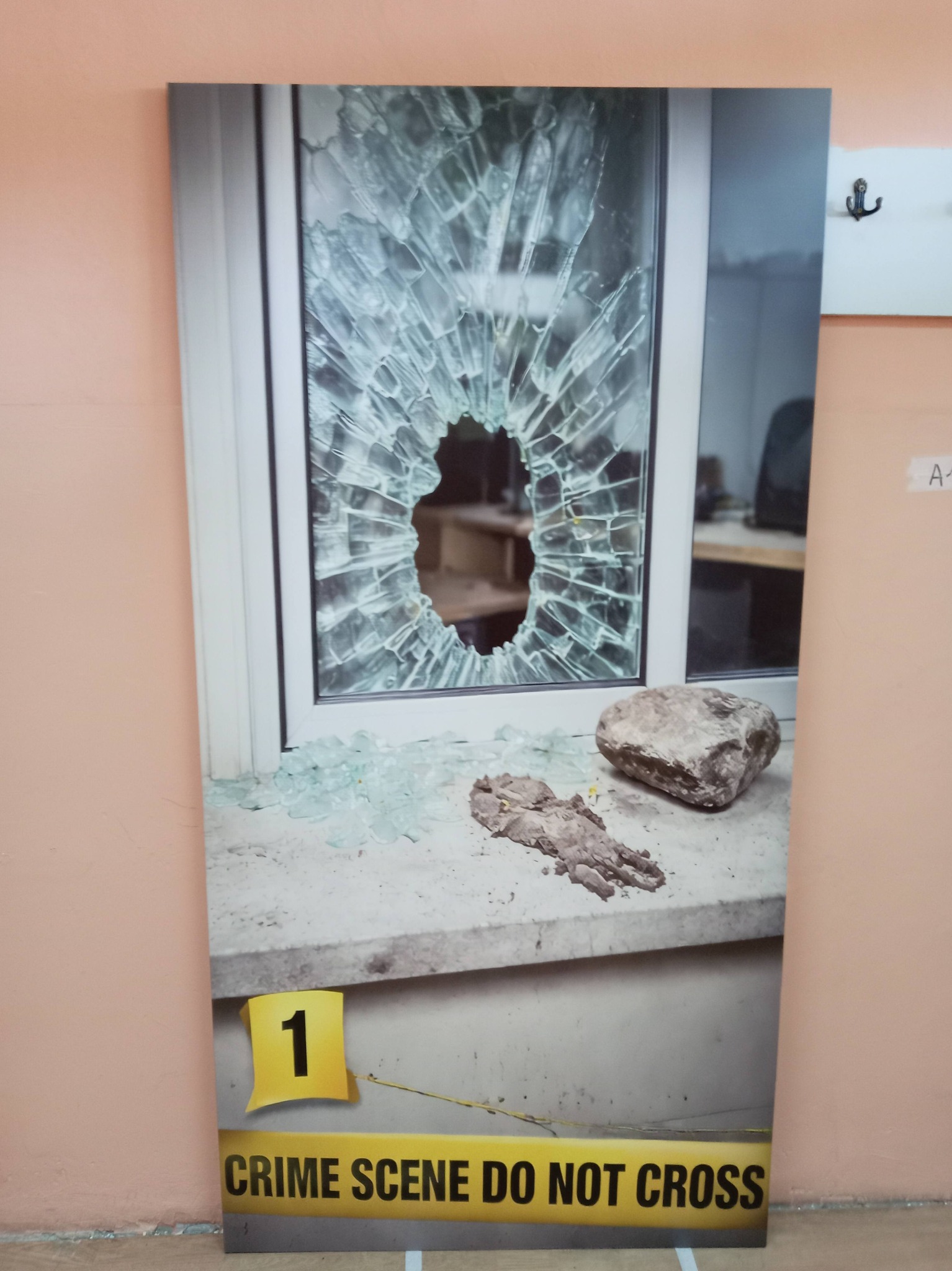 ДЕТЕКТИВИ У ЛАБОРАТОРИЈИ