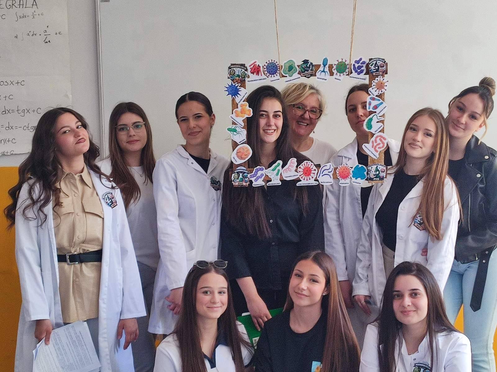 ТАЈНИ АГЕНТИ У МИКРОСВЕТУ