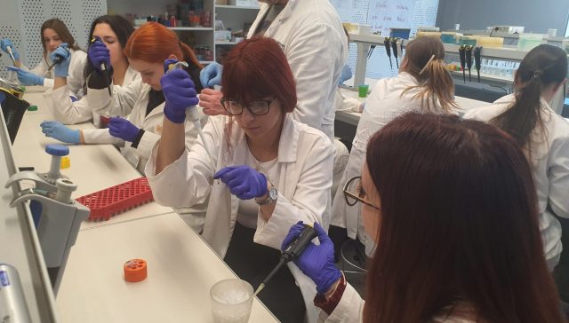 Кроз усавршавања ка новој школи