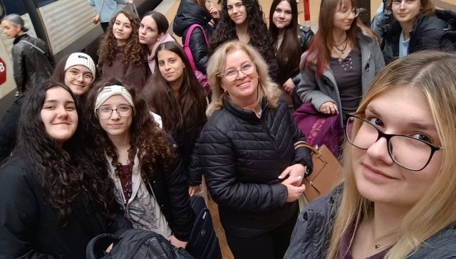 Данска авантура је почела Насловна